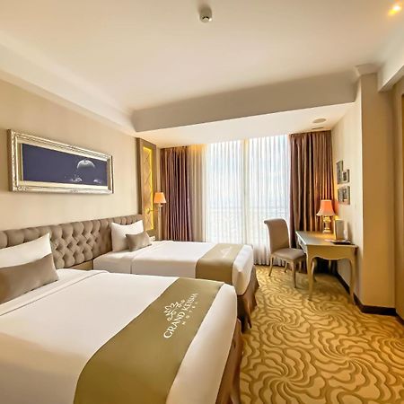 Grand Keisha Yogyakarta Hotel Kejayan Екстериор снимка