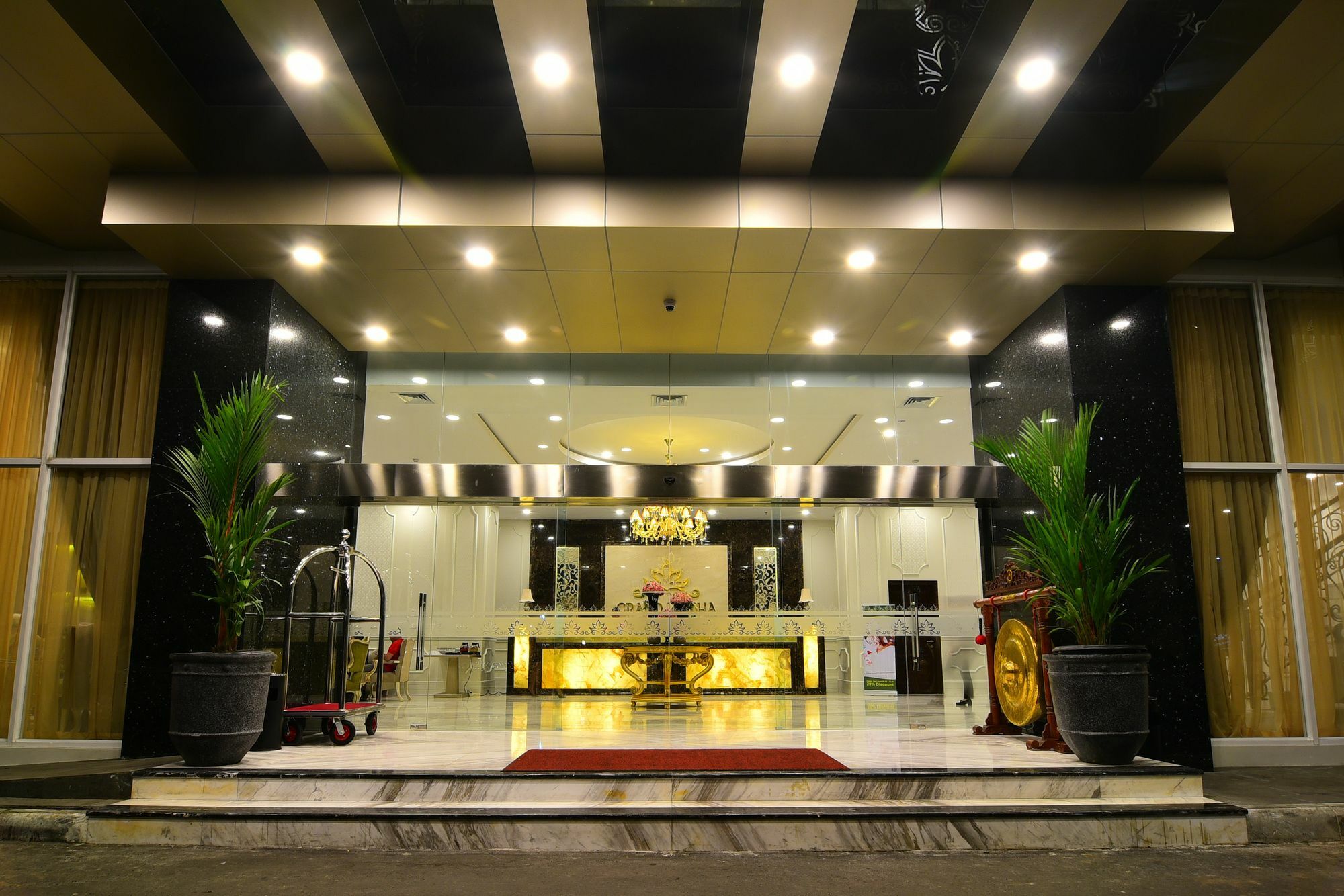 Grand Keisha Yogyakarta Hotel Kejayan Екстериор снимка