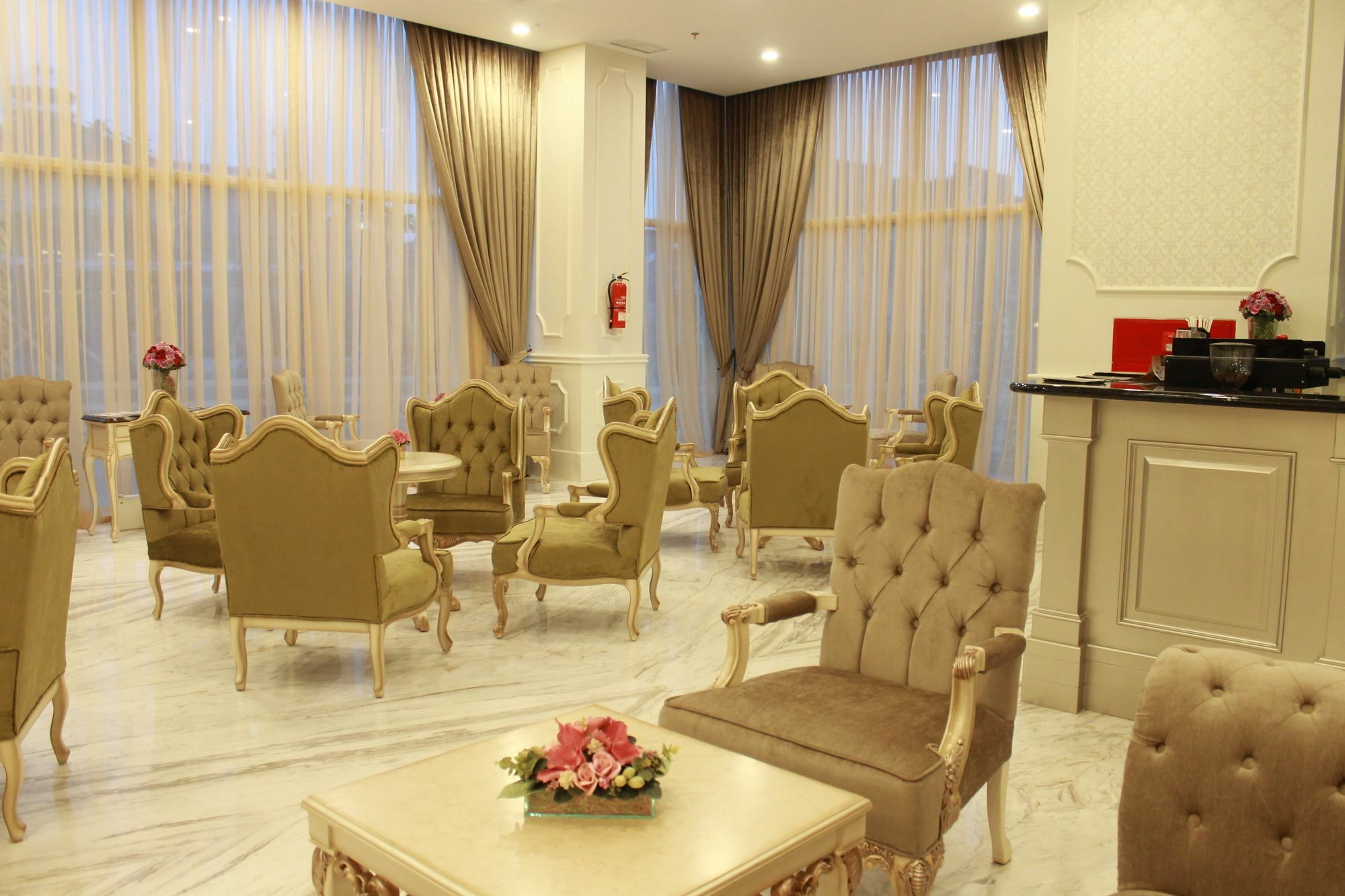 Grand Keisha Yogyakarta Hotel Kejayan Екстериор снимка
